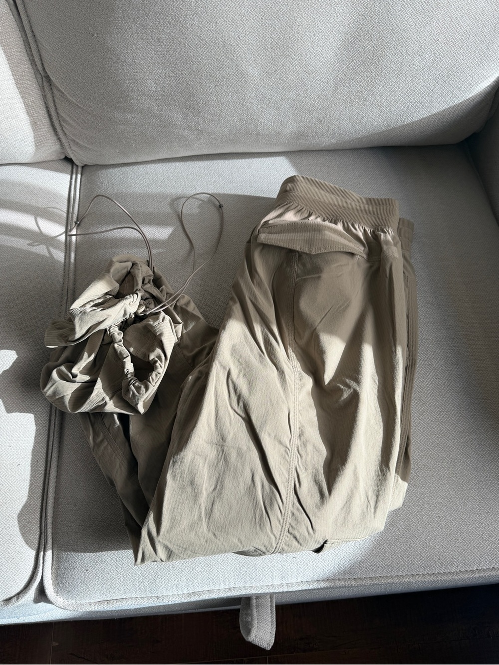 Lululemon size 6